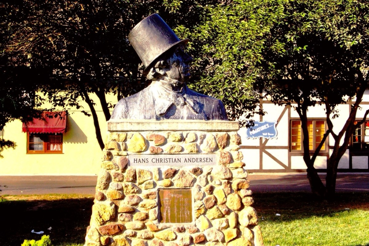 Monochrome Madness&nbsp;#12 —&nbsp;Sculptures